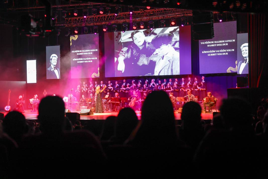 Zeki Müren şarkıları yürekleri titretti! Selçuklu’da alkışlar susmadı 17